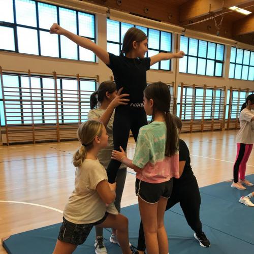 Cheerleading 1ab