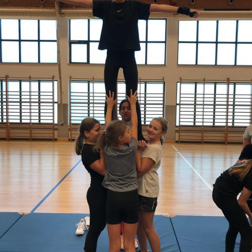 Cheerleading 1ab
