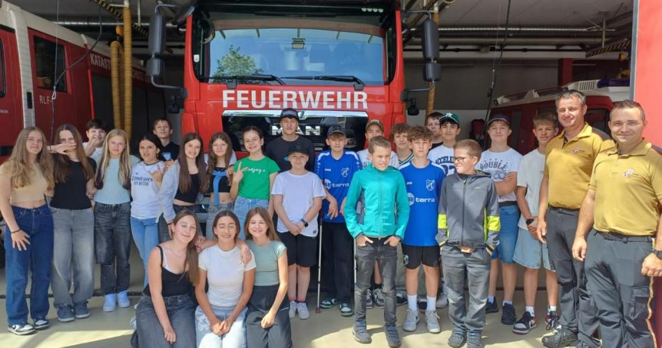 Besuch bei der Freiwilligen Feuerwehr in Silz